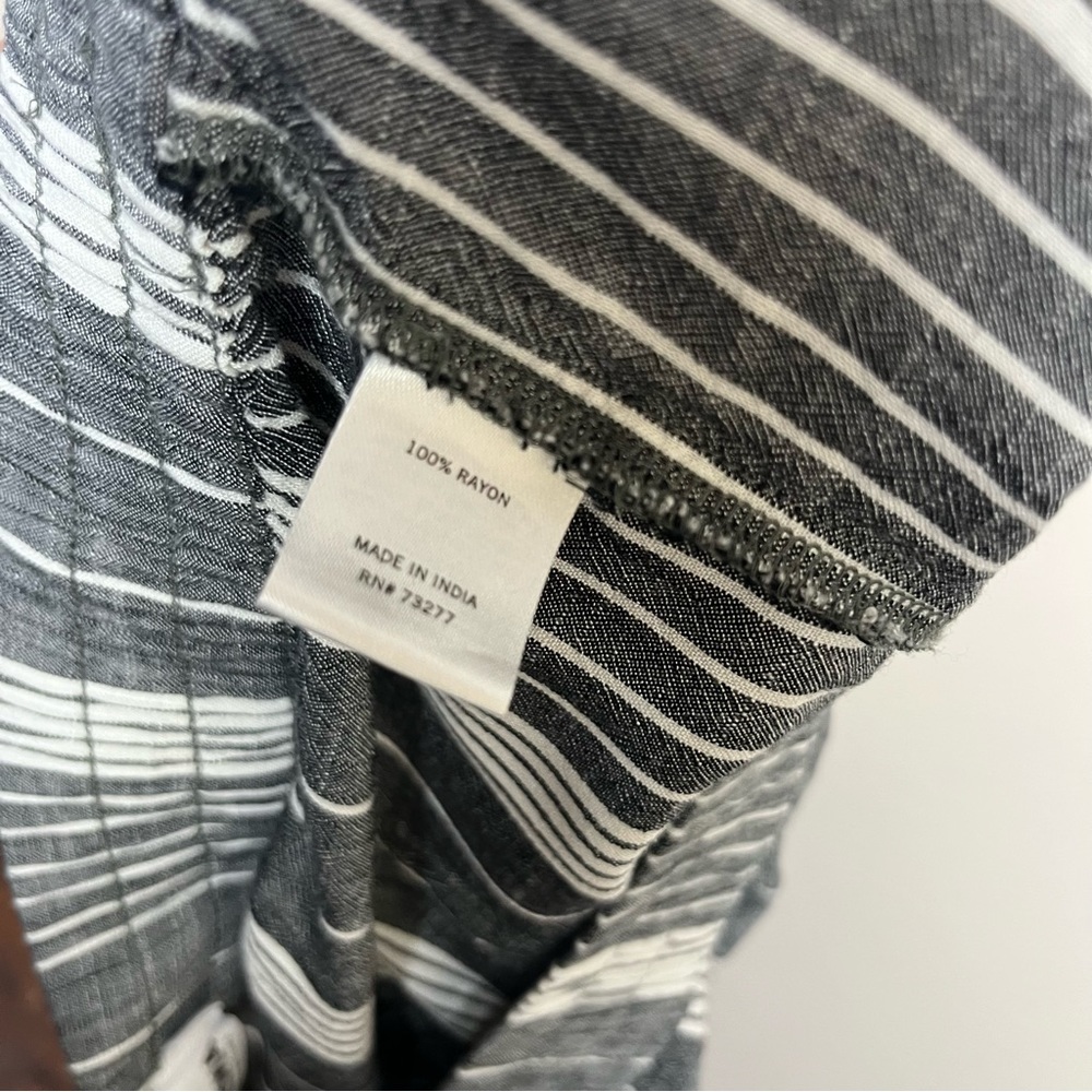 Chosse 5 Ítems For $30Sonoma goods for life women OX gray white striped shorts - Picture 9 of 16
